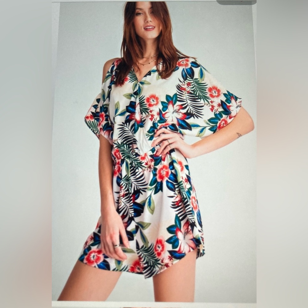 Easel Floral Cold Shoulder Romper size small, NWT